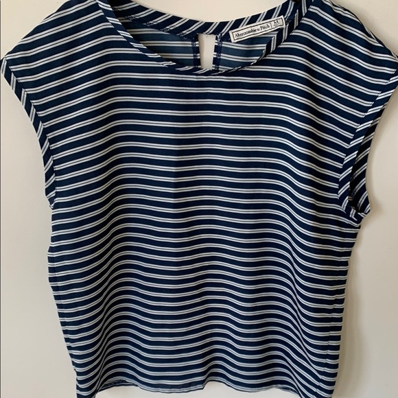 Abercrombie & Fitch Tops - Abercrombie & Fitch Blue and White Boxy  Blouse Women’s SZ M